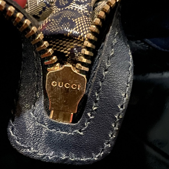 GUCCI clutch-  authentic. - Picture 2 of 8